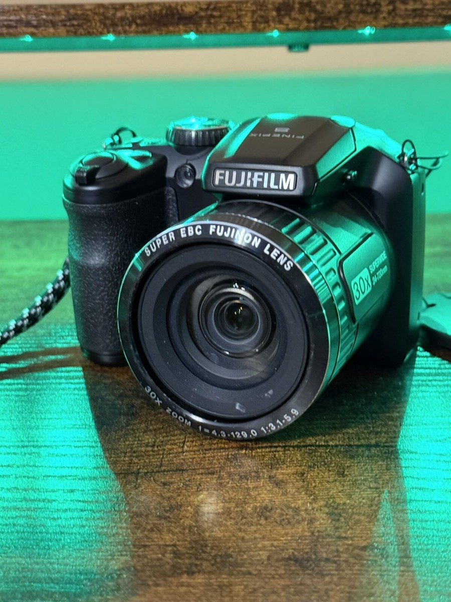 FujiFilm Finepix S4800 30x Superwide 24-720MM 16 MP Full HD Digital Camera