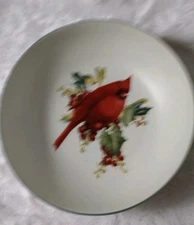 Lenox WINTER GREETINGS  Everyday 9" Serving Vegetable Bowl Excellent Condition
