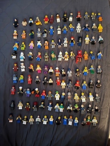 10 LEGO MINIFIGURES