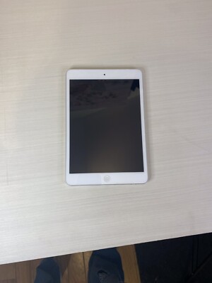 Apple iPad Mini 2 Tablet 16GB Storage, excellent condition. 