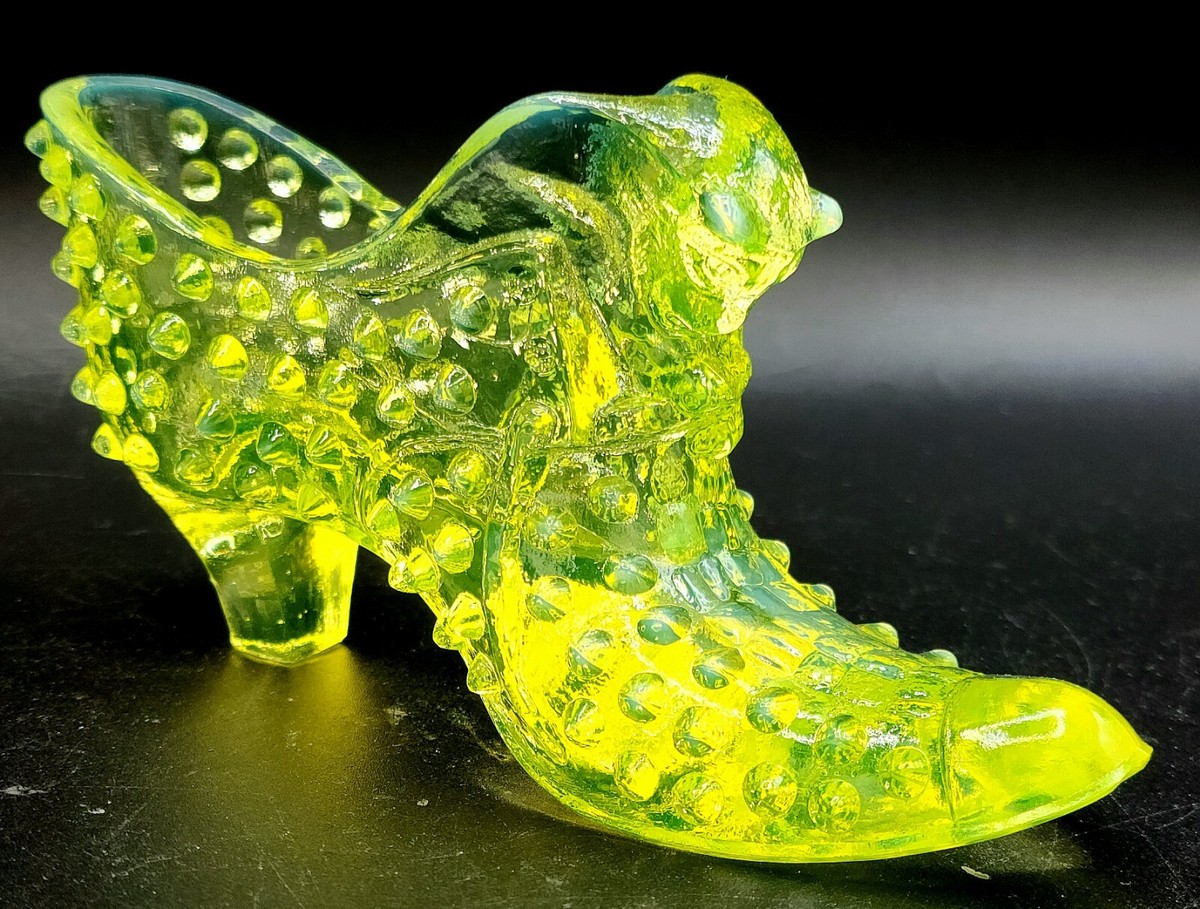 Vintage FENTON Uranium Yellow Vaseline Hobnail Glass Slipper W