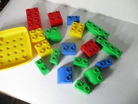 LEGO Quatro: Small Quatro Bucket (5355) 18 PIECES PCS