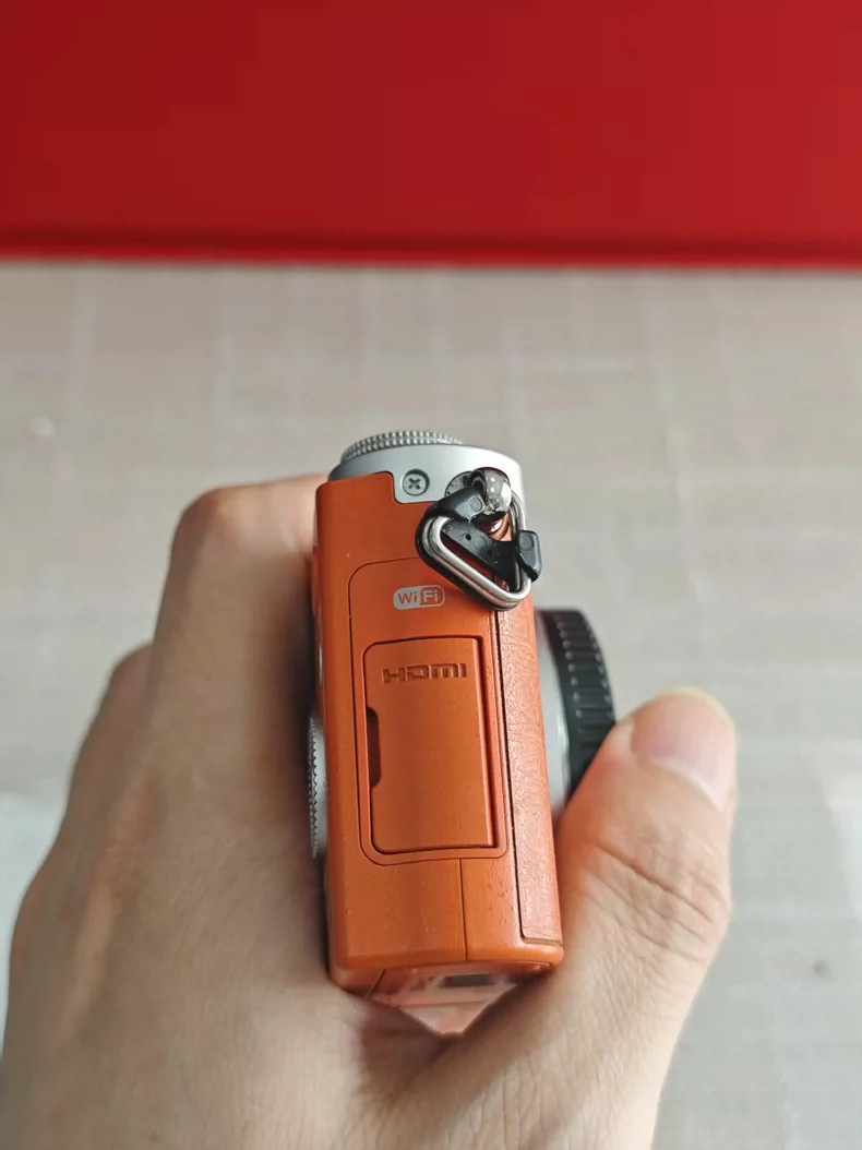 Pansonic　lumix  DMC-GM1K Panasonic DMC-GM1K-D Lumix GM1 Digital SLR Camera Lens Kit Orange