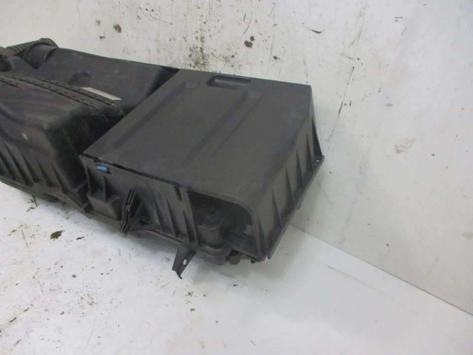 Carcasa del filtro de aire caja del filtro de aire se adapta a VOLVO V50 (MW) 2.4 30650076 Foto 2 de 4