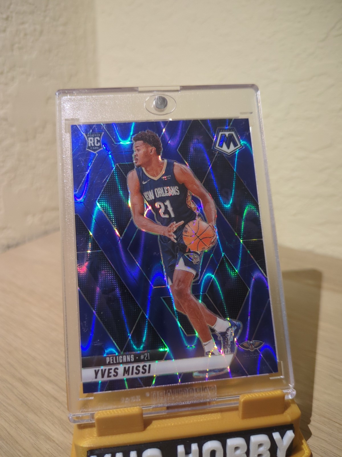 2024-25 Panini Mosaic Rookies Yves Missi #243 Seismic Blue Mosaic Prizm /149 RC