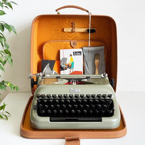ERIKA 10 Typewriter | vintage 1950s | maintained UPS 3-Day to US/CAN