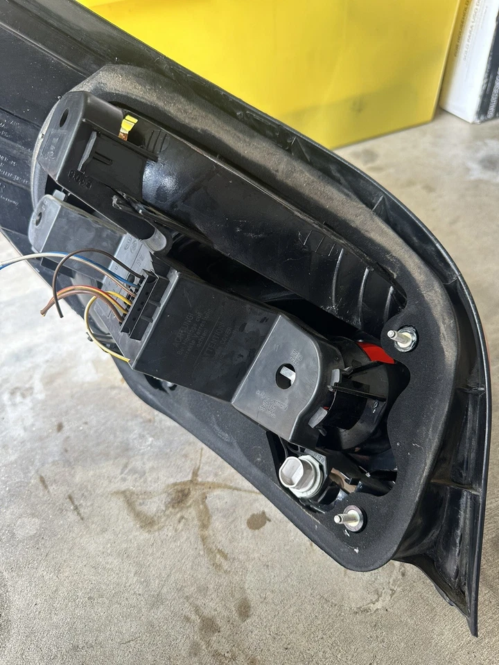 Оригинальный задний фонарь для правостороннего пассажира 2004 2005 2006 2007 BMW E60 528 535 550 M5 - Изображение 3 из 4