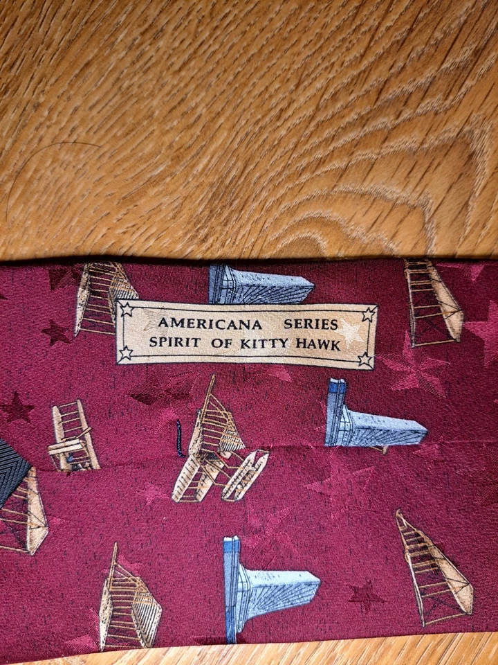 Corbata DE COLECCIÓN CONMEMORATIVA Tango 100% Seda Para Hombre Borgoña Primer Vuelo Centenario Foto 3 de 4