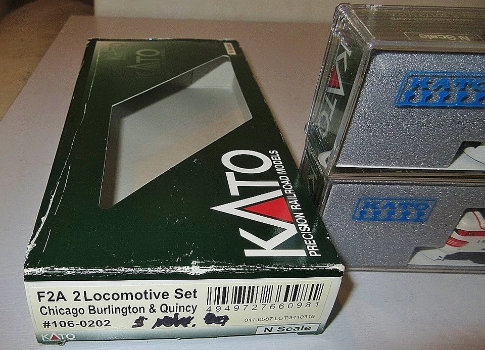 KATO N SCALE #106-0202 F2A LOCO SET ,CHICAGO BURLINGTON & QUINCY - Image 2 of 4