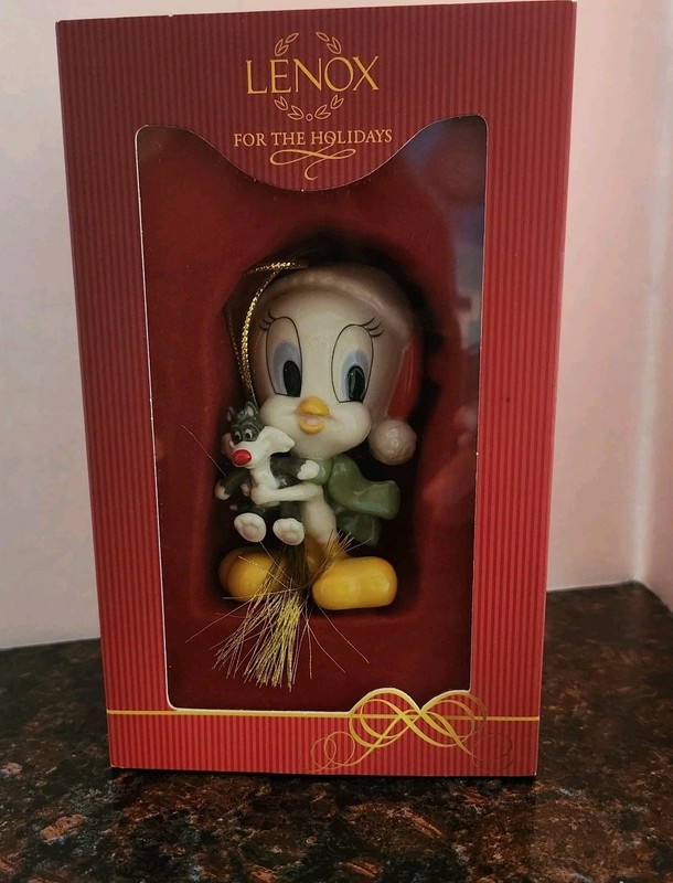 Lenox For the Holidays "Tweety's Gift" Looney Tunes Christmas Ornament