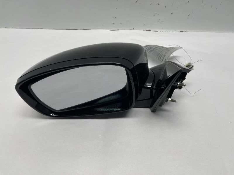 2012 - 2014 Hyundai Genesis Driver Left Side View Mirror W/ Power Turn Signal  - Image 2 of 4