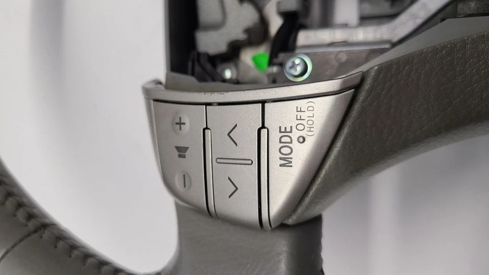 Volante de couro cinza TOYOTA AVALON 2008-2010 FABRICANTE DE EQUIPAMENTO ORIGINAL - Imagem 2 de 4