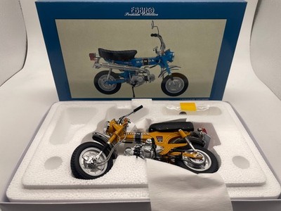 Ebbro 1:10 Scale DieCast Model Dax Honda ST50 1969 Motorcycle Gold New in Box
