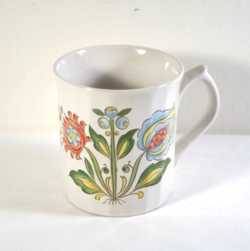 Folk Art Floral Coffee Mug White w/ Red & Blue Flowers Ribbed Cup Vintage