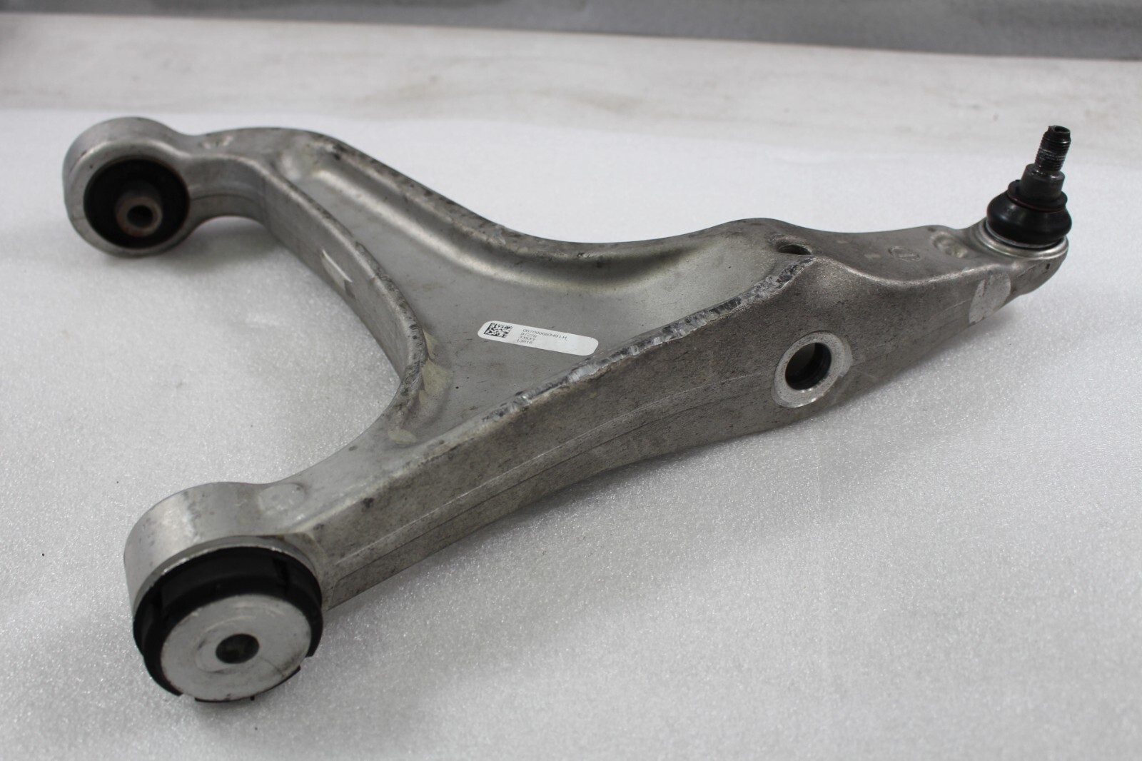 Maserati Ghibli, LH, Left, Front Lower Control Arm, Used, P/N 670107802