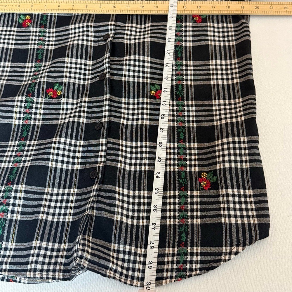 Basic Editions Holiday Plaid Button Down Shirt Em… - image 11