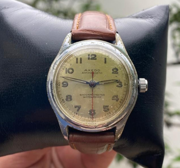 1940s Men's Axedo Military  17 Jewels Swiss Made Roseries Watch Co 32mm Watch