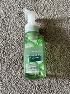 BATH & BODY WORKS CUCUMBER MELON GENTLE AND CLEAN FOAMING HAND SOAP NEW