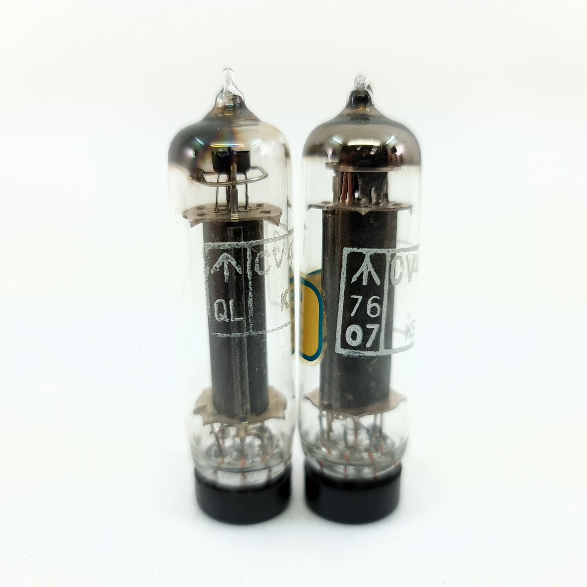 2 X CV4062 GEC TUBE. 1960s MARCONI PROD. BLACK PLATES. PAIR. 13 