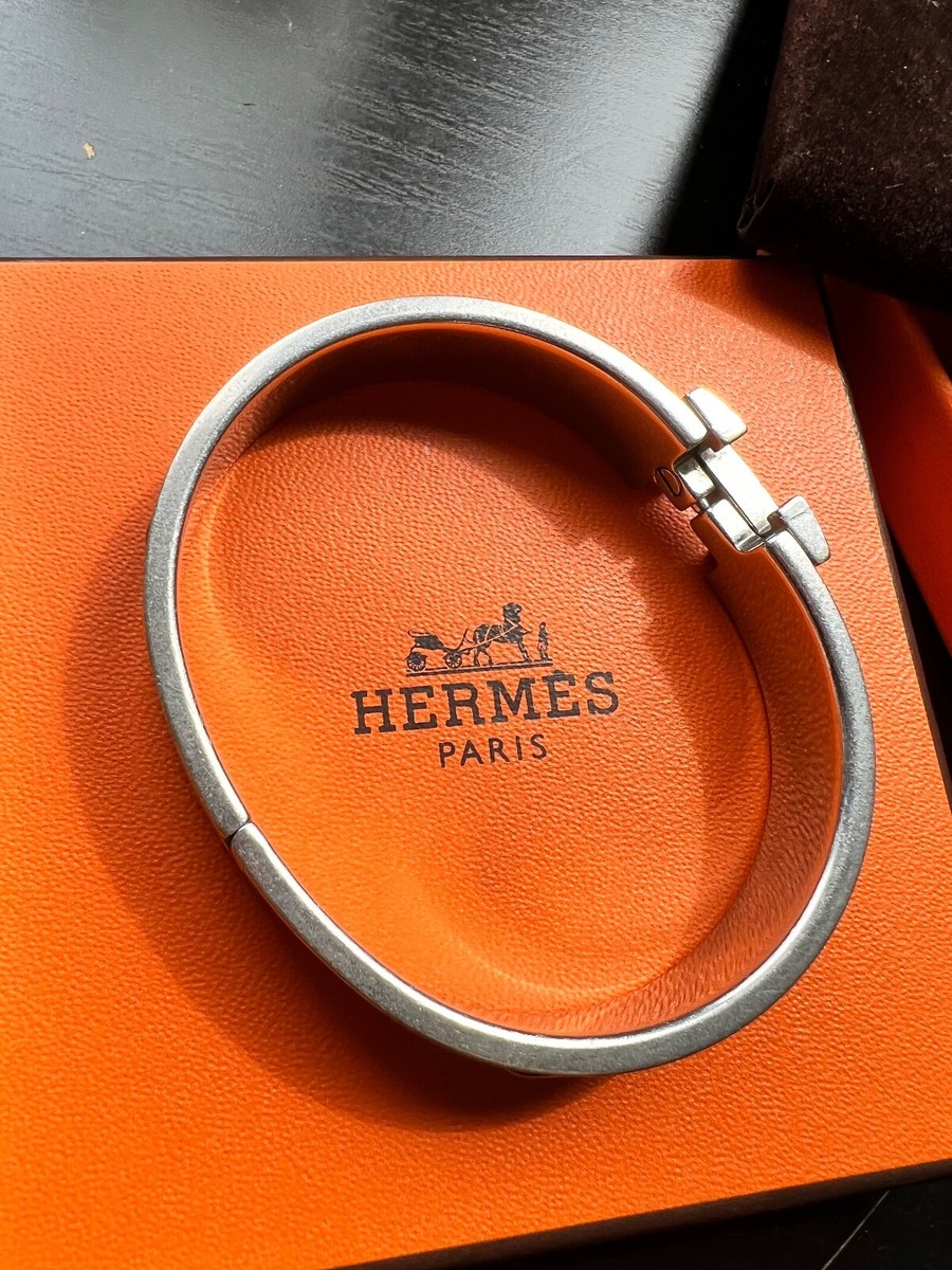 Hermès - Clic Clac H Bracelet in GM Green Olive/Silver Along Hermès - Clic Clac H Bracelet in GM Green Olive/Silver Along