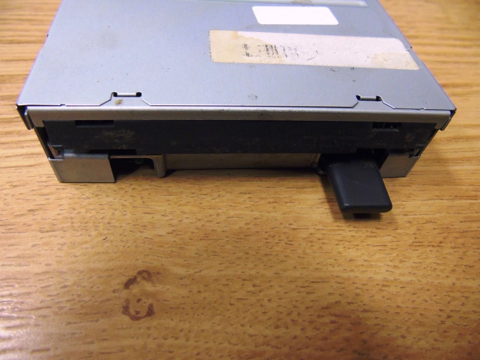 Compaq Teac  Floppy Disk Drive 286247-001 - Image 4 of 4