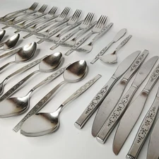Oneida Ltd. WM. A. Rogers SPANADA Stainless Flatware VTG  38 PC set INCOMPLETE 