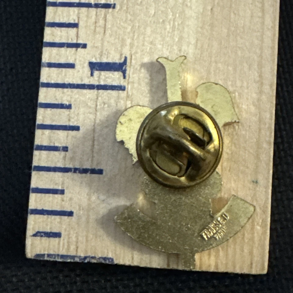 RARE 1972 Sapporo Winter Olympic Games Frasse Paris Olympics Pin Badge Gold Tone - Image 3 of 3