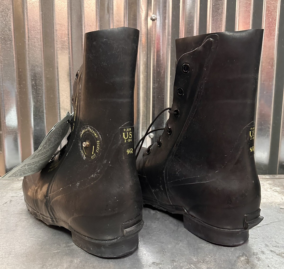 NEW Bata Military Mickey Mouse Bunny Boots 9 Extreme Cold Weather