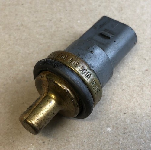 VW AUDI Skoda Kühlmitteltemperatursensor Kühlmittel Sensor 06A919501A
