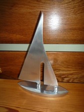 SAIL BOAT YACHT POLISHED ALUMINIUM  DECORATIVE MODEL PAPERWEIGHT