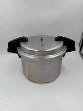 Vtg Mirro M-0598 8 Quart Aluminum Pressure Cooker with Accessories