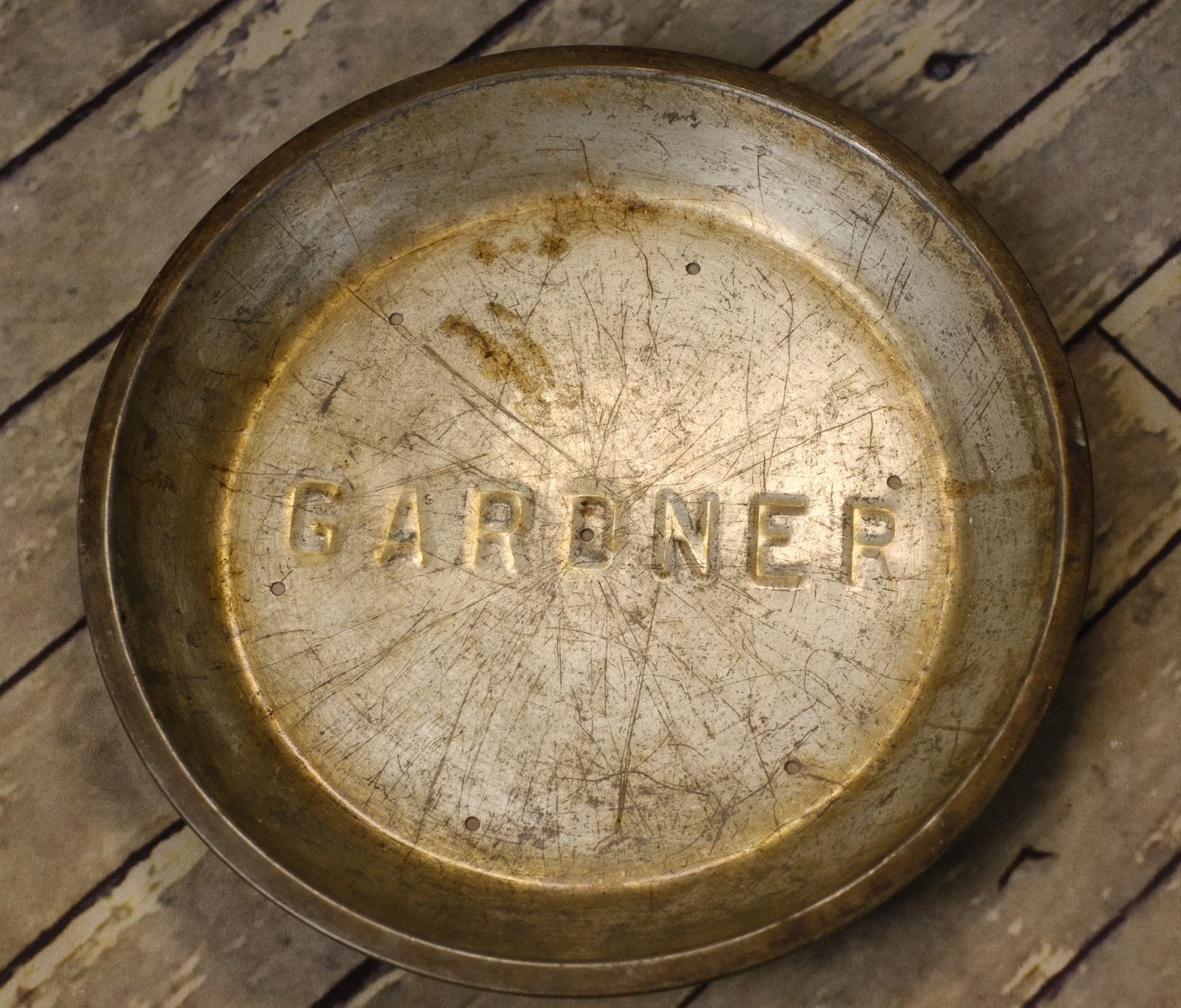 GARDNER PIE COMPANY Ohio Tin Pie Pan 9" Round with Vent Holes RARE Vintage