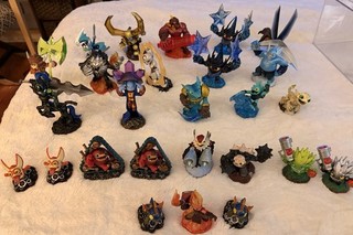 Activision SKYLANDERS Trap Team Lot Of 26