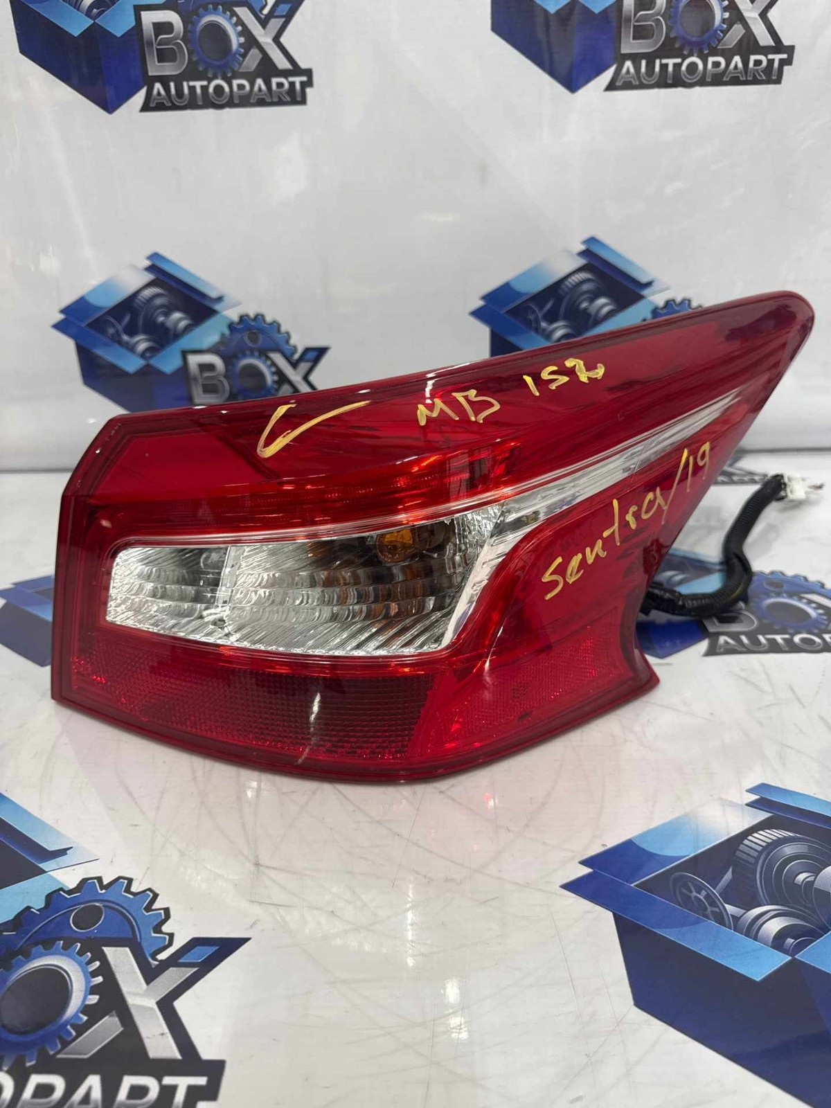 2016-2019 NISSAN SENTRA Tail Light Tail Lamp Right Passenger Side OEM