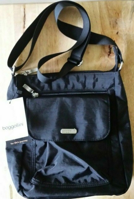 lightweight purse with lots of pockets