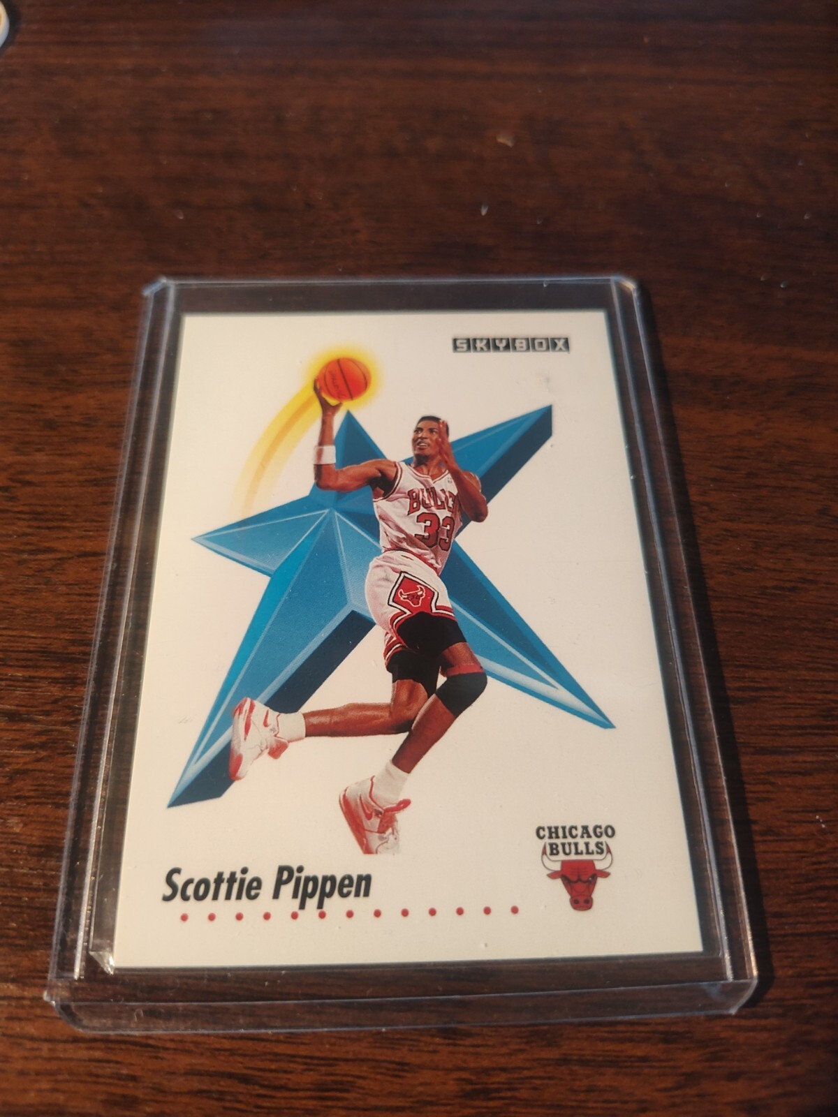 1991-92 SkyBox Chicago Bulls Scottie Pippen #44 Basketball Card