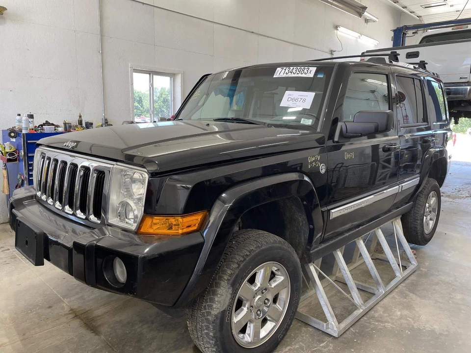 Used Driving Light fits: 2007 Jeep Commander Fog-Driving Grade A - Image 2 of 4