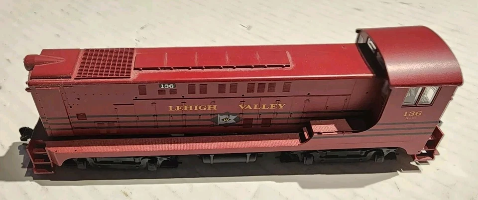 Stewart Hobbie HO Scale Baldwin VO-1000 Diesel Lehigh Valley #136 - Image 2 of 4