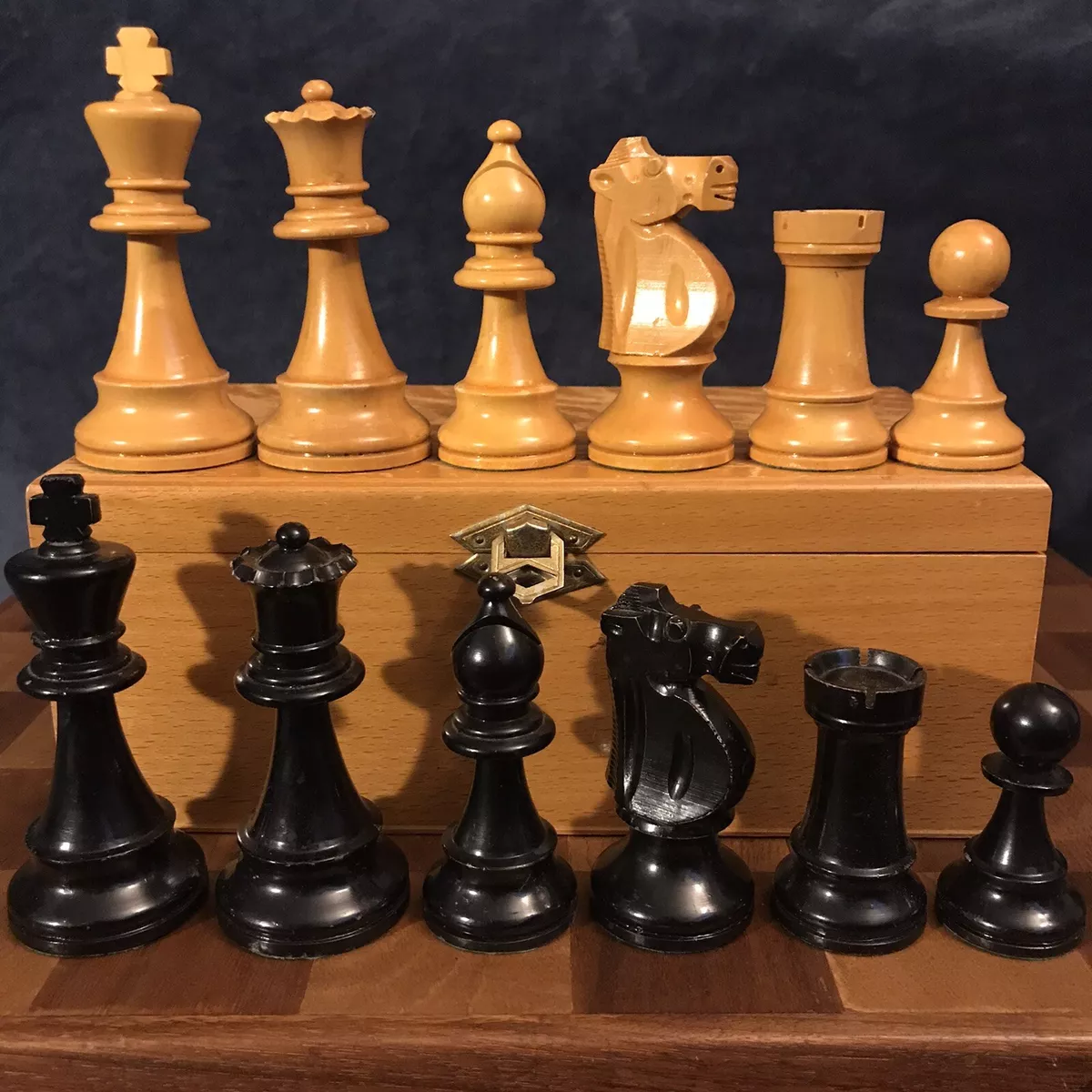 15 Elevated Weighted French Staunton Chess Set