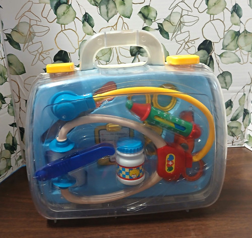 Kids Pretend Play Doctor Medical Kit Carry Case w/ Stethoscope & Tools VTG