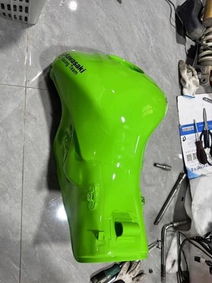 2024 Kawasaki Ninja ZX10R Gas Fuel Tank OEM Refurbished KRT Lime