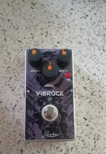ROWIN VIBROCK CHORUS-TREMOLO GUITAR PEDAL TRUE BYPASS