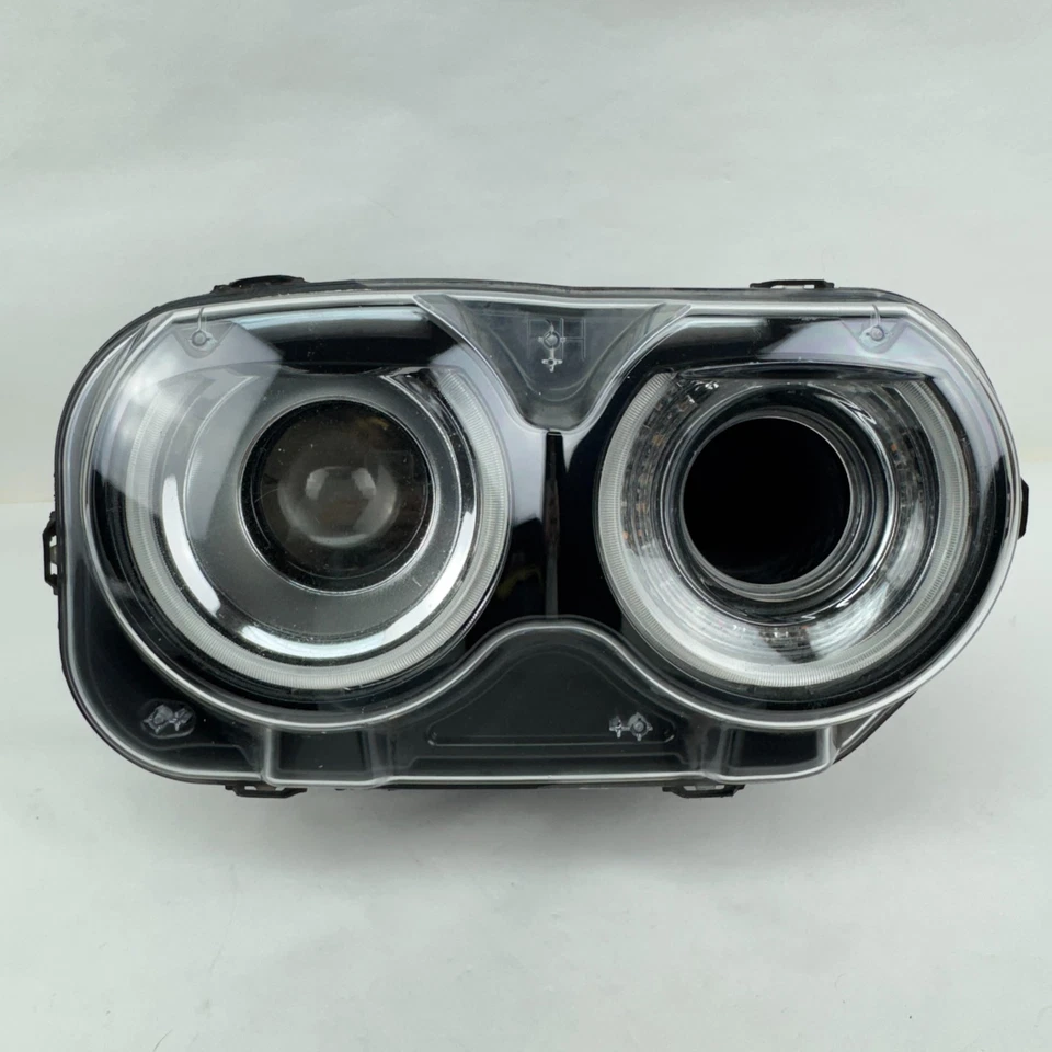 Faro LED HID xenón lado derecho Dodge Challenger 2017-2023 OEM 68384438AB Foto 2 de 4