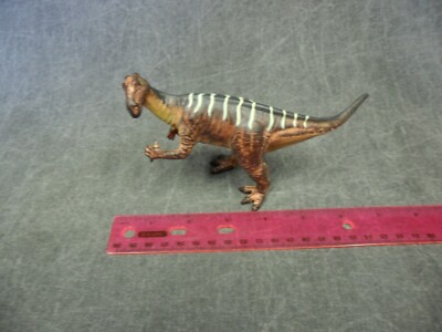 IGUANODON DINOSAUR TOY FIGURE MODEL THE CARNEGIE SAFARI LTD VINTAGE 1992 MUSEUM
