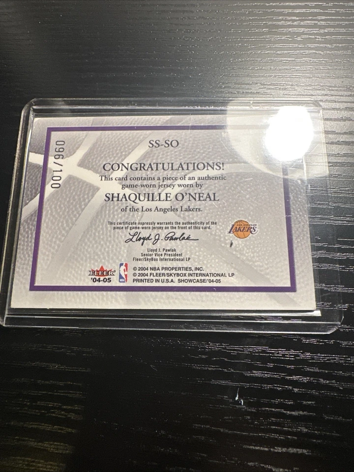 Tarjeta de parche Fleer Showcase/Skybox Shaquille O’Neal 2004/100 Foto 2 de 3