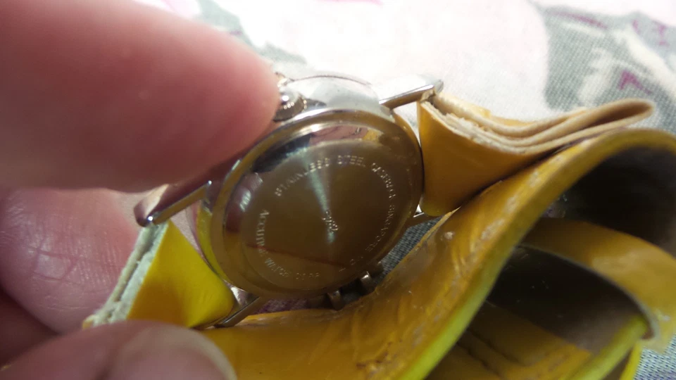 De Colección '70 Accutime Watch Co Cuarzo AMARILLO Happy FACE Cubierta con Bisagras BATERÍA NUEVA Foto 3 de 4