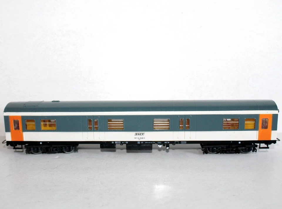 RARE! PIKO HO VOITURE VOYAGEUR CORAIL AMENAGÉ, SNCF 5187 92-70 001-6 + ECLAIRAGE - Photo 2/4