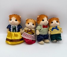 Calico Critters Maple Cat Family 4 Figure Set with Outfits Sylvanian Japan
