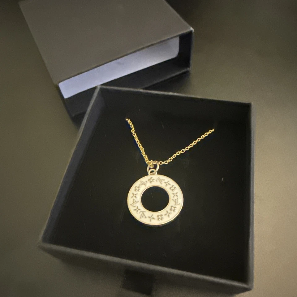 Collar Louis Vuitton Donut Blanco Foto 4 de 4