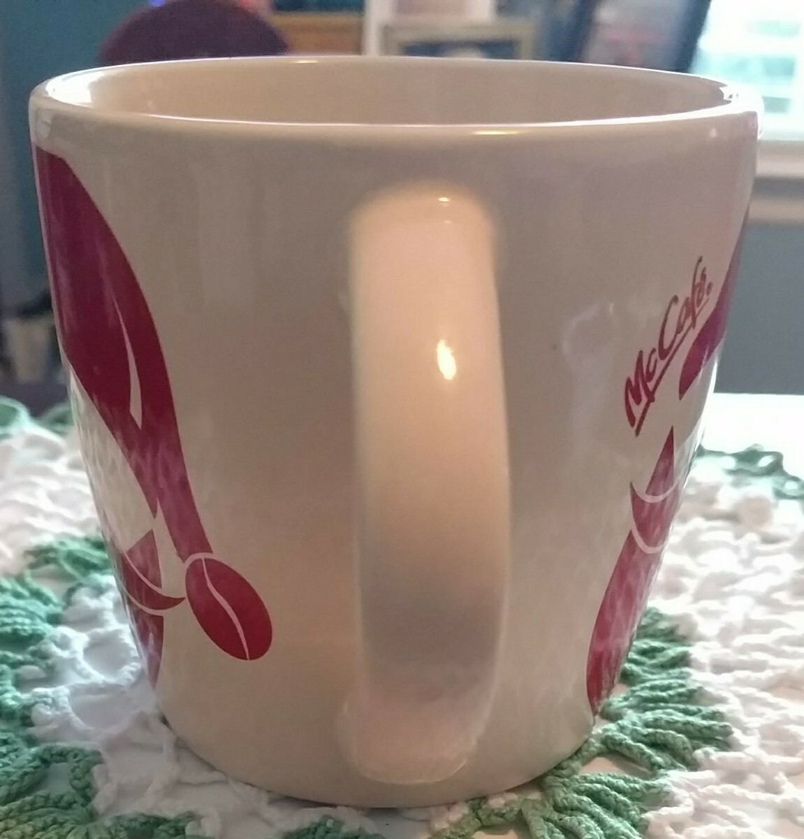Vintage McCafe McDonald's Beige & Red Santa Mug Aussie 1993 Holds